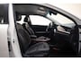 Kia Niro EV e-Niro DynamicLine 64kWh 3 fase [ Navi Stoelverwarming Half leder ]