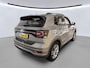 Volkswagen T-Cross 1.0 TSI R-Line / NAVI/ CLIMATE/ PARK. SENSOREN/ 17"LMV/ STOELVERWARMING/ DIGITAL DASH