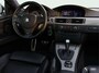BMW 3-Serie 325i M SPORT / 6CILINDER / SCHUIFDAK / MEMORY / HIFI / 18"