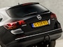Opel Astra Sports Tourer 1.6 Turbo Sport 170Pk Automaat (SCHUIFDAK, NAVIGATIE, STUUR/STOELVERWARMING, LEDEREN SPORTSTOELEN, XENON, GETINT GLAS, TREKHAAK, CRUISE, NIEUWE APK, NIEUWSTAAT)