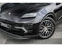 Porsche Macan 100 kWh | Luchtvering | Panoramadak | Adaptieve cruise control | Trekhaak elektrisch | Bose Surround Sound | Comfortstoelen |