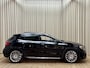 Mercedes-Benz GLA 250 4Matic *AMG* Panoramadak / Leder/Alcantara / Stoelverwarming / Camera / LED / Afn. Trekhaak / 19"LMV