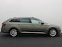 Skoda Superb Combi 1.8 TSI Style Business AUTOMAAT / TREKHAAK / PANORAMADAK / STOELVERW / CARPLAY / CAMERA / NAVI / KEYLESS / NL-AUTO