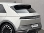 Hyundai Ioniq 5 Lounge 73kWh / Afneembare Trekhaak 1600Kg / Fabrieksgarantie tot 11-2026 / Accu SOH 91,70% / Warmtepomp / Batterij Garantie 8 Jaar / BOSE / HUD / 360 Camera / Elektr. Stoelen / Stoel Verwarming / Stoel Ventilatie / Dodehoek Detectie / Elektr. Achterklep / Apple Carplay & Android Auto / ACC Cruise /