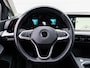 Volkswagen Golf 1.5 TSI 131pk Life | Navigatie | 17" Velgen | Privacy glass
