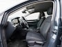 Volkswagen Golf 1.5 TSI 131pk Life | Navigatie | 17" Velgen | Privacy glass