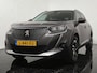 Peugeot 2008 1.2 PureTech Allure Pack - Navigatie - Camera - Climate control - Cruise control - Trekhaak - 12 maanden garantie