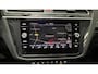 Volkswagen Tiguan 1.5 TSI R-Line Business Nederlndse auto navigatie panoramadak parkeersensoren virtuele cockpit