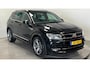 Volkswagen Tiguan 1.5 TSI R-Line Business Nederlndse auto navigatie panoramadak parkeersensoren virtuele cockpit
