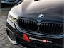 BMW 5-Serie 530e iPerformance High Exe M-Sport PANO HARMAN KARDON HUD 360 CAMERA 20 INCH SHADOW MEMORY STOEL