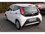 Toyota Aygo 1.0 VVT-i x-fun Airco | Cruise | Iso - fix | Dealer onderhouden garantie tot 2031 / 200.000 km