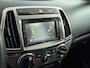 Hyundai i20 1.2i i-DEAL | AIRCO | NAVI | BLUETOOTH | 15'' LM VELGEN | USB | AUX | ELEKTRISCHE RAMEN | CENTRALE DEURVERGRENDELING OP AFSTANDBEDIENING |