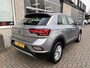 Volkswagen T-Roc 1.0 TSI Life / FABRIEKSGARANTIE TM 9-2027/ NAVI/ CLIMATE/ PARK. SENSOREN/ DIGITAL DASH/ 16"LMV