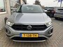 Volkswagen T-Roc 1.0 TSI Life / FABRIEKSGARANTIE TM 9-2027/ NAVI/ CLIMATE/ PARK. SENSOREN/ DIGITAL DASH/ 16"LMV