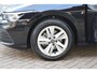 Volkswagen Golf Variant 1.0 eTSI Life Business O.a: Stoelverw, Stuurverw, Camera, PDC, Carplay, Etc. All-in prijs!