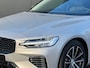 Volvo V60 T6 Plug-in hybrid AWD Ultra Dark | Panoramadak | Head-up Display | Harman Kardon | Leder | Adaptieve Cruise Control | Trekhaak |