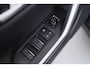 Toyota RAV4 2.5 Hybrid Style Bi-Tone | LED | Navi | Clima | Cruise Adaptive | Stoelverwarming | JBL | Keyless | Camera | Elektrische Stoel | Lichtmetalen Velgen | Parkeersensoren V+A| Achteruitrijcamera | Apple Carplay/Android Auto | telefoonintegratie premium | Cruise control adaptief