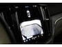 Volvo XC60 2.0 T6 Plug-in hybrid AWD Plus Dark | Panoramadak | Stoel- & stuurverwarming | Keyless | 20" | Camera | BLIS | Trekhaak .