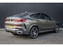 BMW X6 xDrive40i High Executive HUD | H&K | Pano | Luchtvering | 360 Camera | Stuurverwarming | Memory seats | Trekhaak | Adapt. Cruise Control + Zelfsturende functie