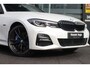 BMW 3-Serie Touring 330e M-sport | Pano | Memory | Laser | El.Haak | 360 | Carbon | HiFi | Keyless | 19” | Bliss | Ambient | Pearl White