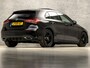 Mercedes-Benz A-klasse 220 AMG Sport 191Pk Automaat (SCHUIFDAK, SFEERVERLICHTING, APPLE CARPLAY, GROOT NAVI, LEDER/ALCANTARA, STOELVERWARMING, WIDESCREEN, CAMERA, NIEUWSTAAT)