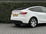 Tesla Model Y RWD 58 kWh, NL AUTO, NAP LOGISCH, AUTOPILOT, PANORAMADAK, LEDER/ALCANTARA, CRUISE, STOEL/STUUR/ACHTERBANK VERWARMING, CLIMATE CONTROL, ELEKTRISCHE STOELEN, LICHTMETAAL 19"