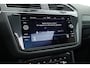 Volkswagen Tiguan 1.4 TSI eHybrid R-Line Black Style | Pano | HUD | 360cam | Elek. Trekhaak | 4x Stoelverw. | Keyless | 20'' | Adapt. Cruise