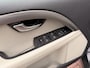 Volvo V70 1.6 T4 Limited Edition | Xenon | Navi | Stoelverwarming | Trekhaak | Leder | All-seasons | PDC |