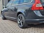 Volvo V70 1.6 T4 Limited Edition | Xenon | Navi | Stoelverwarming | Trekhaak | Leder | All-seasons | PDC |