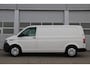 Volkswagen Transporter 2.0 TDI 110pk L2H1 28 | Navigatie | App Connect | Trekhaak | Parkeersensoren Achter | Cruise Control | Airco | DAB+