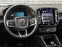 Volvo XC40 Recharge Plus 70 kWh | Warmtepomp | Stoelverwarming | Elektrische Achterklep | Achteruitrijcamera | Parkeersensoren | Navigatie | Apple Carplay | Android Auto | LED Koplampen | Two-Tone