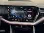 Volkswagen Touareg 3.0 381pk TSi eHybrid 4MOTION Elegance Luchtvering | Trekhaak zwenkbaar | Leder Pakket 'Vienna'