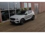 Volvo XC40 2.0 B3 Ultra Black Edition | Direct leverbaar | MJ 2026 | Panoramadak | Harman/kardon | 360 camera | 20 inch | Drive assistance | Carplay | Keyless entry | Stuurverwarming