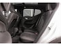 Volvo XC40 2.0 B3 Ultra Black Edition | Direct leverbaar | MY 2026 | Panoramadak | Harman/kardon | 360 camera | 20 inch | Drive assistance | Carplay | Keyless entry | Stuurverwarming