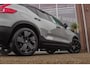 Volvo XC40 2.0 B3 Ultra Black Edition | Direct leverbaar | MY 2026 | Panoramadak | Harman/kardon | 360 camera | 20 inch | Drive assistance | Carplay | Keyless entry | Stuurverwarming