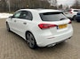 Mercedes-Benz A-klasse 180 Luxury Line Panorama Dak | Alcantara Bekleding | LED | Widescreen | Camera | Navigatie | Parkeersensoren Rondom | 17" Lichtmetaal | Achteruitrijcamera | Alcantara Bekleding | Comfortstoel(en)