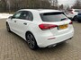 Mercedes-Benz A-klasse 180 Luxury Line Panorama Dak | Alcantara Bekleding | LED | Widescreen | Camera | Navigatie | Parkeersensoren Rondom | 17" Lichtmetaal | Achteruitrijcamera | Alcantara Bekleding | Comfortstoel(en)