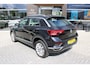 Volkswagen T-Roc 1.5 TSI Sport | AUTOMAAT | Parkeersensoren voor+achter | Airco | Radio | Auto-Hold | Lichtmetalen velgen | | Airco (automatisch) | Buitenspiegels elektrisch verstel- en verwarmbaar | Lichtmetalen velgen 17"
