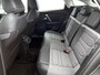 Citroën E-C4 EV You 50 kWh 136pk | Navigatie via Apple Carplay / Android Auto | Achteruitrijcamera | Climate Control | Cruise Control | Parkeersensoren | DAB+ radio | Armsteun | Stof/kunstlederen comfortstoelen | Volledig digitaal instrumentenpaneel | 18” lichtmetalen velgen |