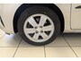 Toyota Yaris 1.5 Hybrid Aspiration Parkeercamera-L.M. velgen-Cruise control-Metallic lak