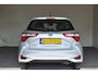 Toyota Yaris 1.5 Hybrid Aspiration Parkeercamera-L.M. velgen-Cruise control-Metallic lak