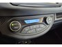 Toyota Yaris 1.5 Hybrid Aspiration Parkeercamera-L.M. velgen-Cruise control-Metallic lak