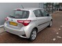 Toyota Yaris 1.5 Hybrid Aspiration Parkeercamera-L.M. velgen-Cruise control-Metallic lak