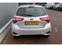 Toyota Yaris 1.5 Hybrid Aspiration Parkeercamera-L.M. velgen-Cruise control-Metallic lak