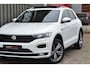 Volkswagen T-Roc 1.5 TSI DSG R-Line Pano/Camera/LED/Trekhaak