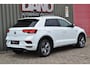 Volkswagen T-Roc 1.5 TSI DSG R-Line Pano/Camera/LED/Trekhaak