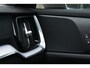 Volvo V60 B3 163pk Momentum Advantage | Park Assist | Navigation Tech | 17
