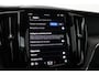 Volvo XC60 T6 Plug-in hybrid Essential Bright | Panoramadak | Trekhaak | Camera | Apple Carplay