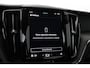 Volvo XC60 T6 Plug-in hybrid Essential Bright | Panoramadak | Trekhaak | Camera | Apple Carplay