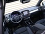 Volvo XC40 B4 Plus Black Edition | Panoramadak | Stoel-/ stuurverwarming | Memory stoelen elektrisch bedienbaar